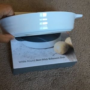 ✨UNUSED / BRAND NEW - Non-Stick Bake Ware Dish